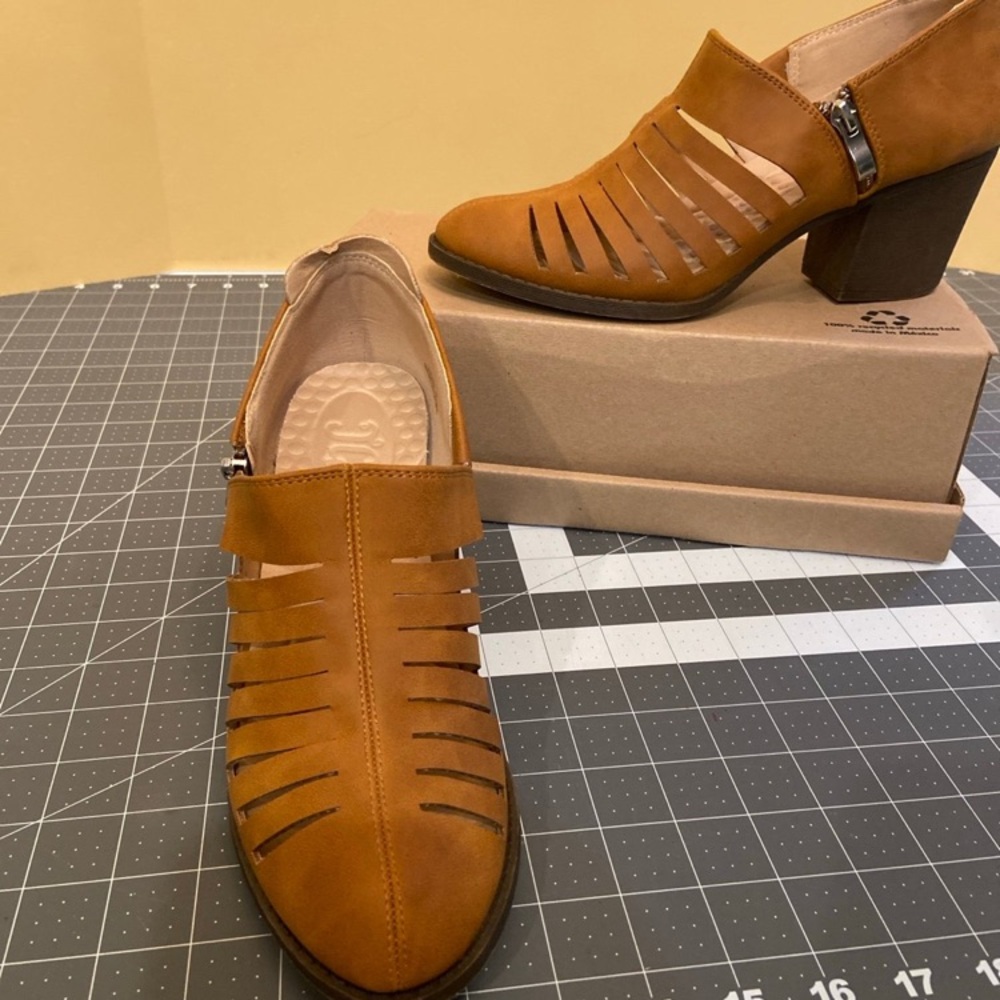 Brown Cutout Heeled Shoes